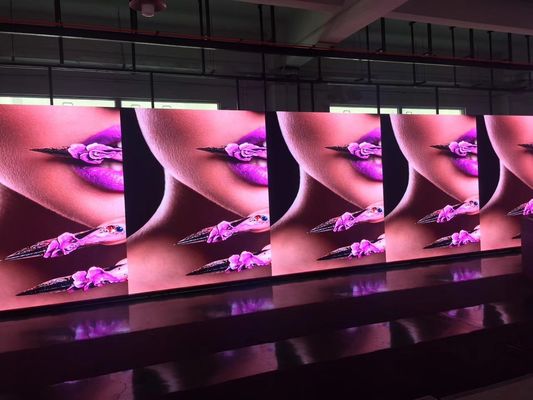 Controllo di rete IP31 Display a LED fisso interno P2.6 schermo a LED per la pubblicità nei centri commerciali