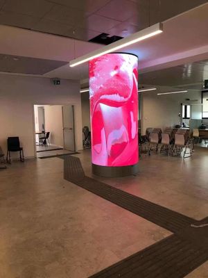 Display a LED cilindrico a colori personalizzato P1.8mm per pannelli interni