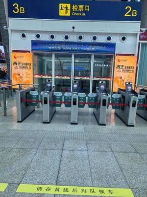 GOB P1.875mm Iron Box Waterproof Advertising Machine Outdoor Alta luminosità risparmio energetico con chip Epistar LED