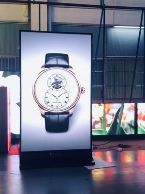 4G Wifi Outdoor LED Poster Screen con angolo di visione H160° Alta definizione